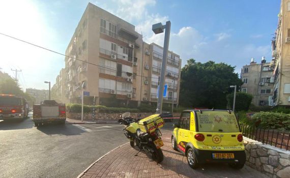 חולון: הושגה שליטה על האש בשריפה ליד כיכר קוגל