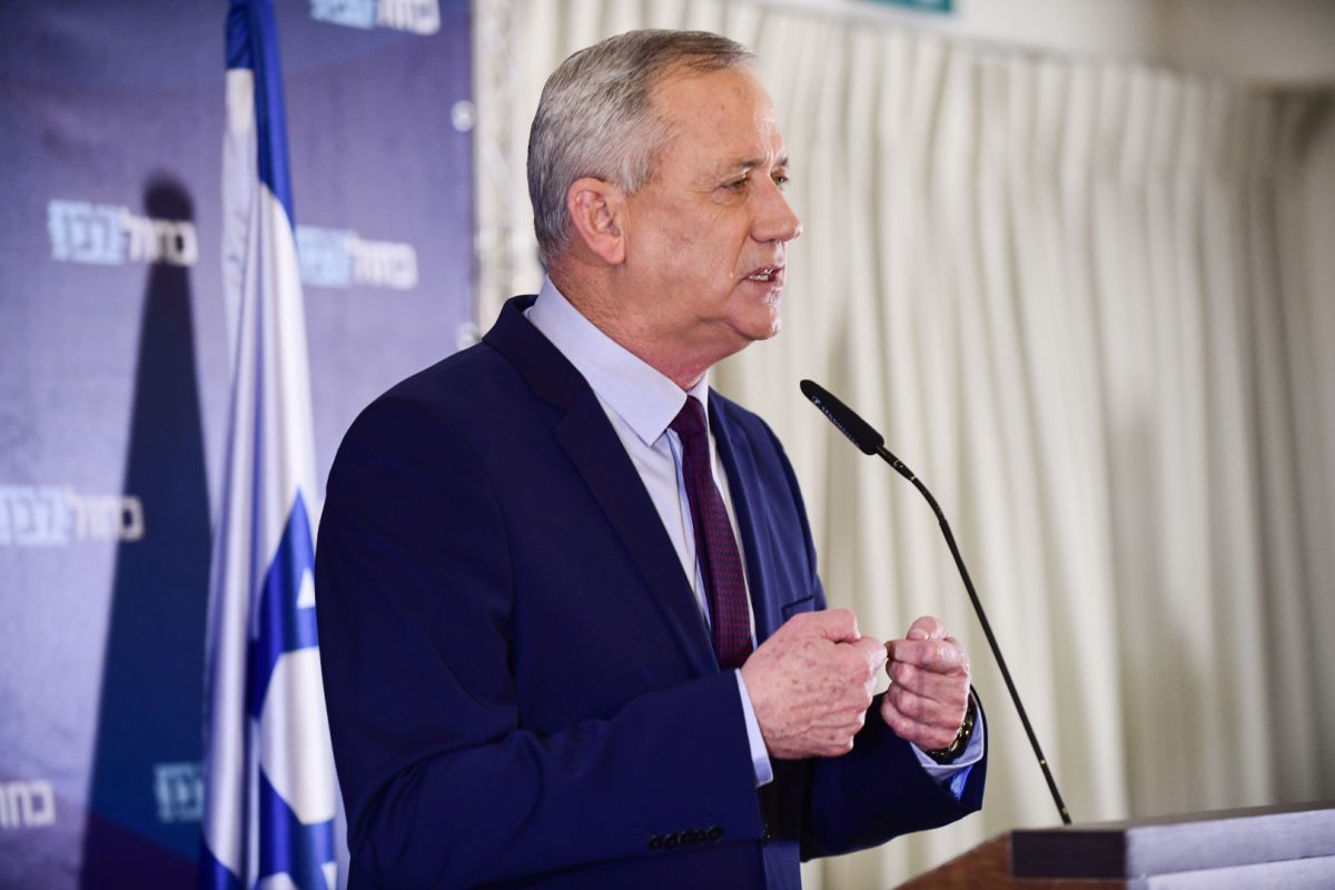 גנץ שוחח עם אמיר אוחנה: "יכולים להגיע לרצח"