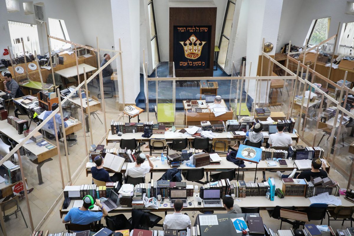 סערת בני הישיבות: 400 'הסדר', 300 בנות מדרשה