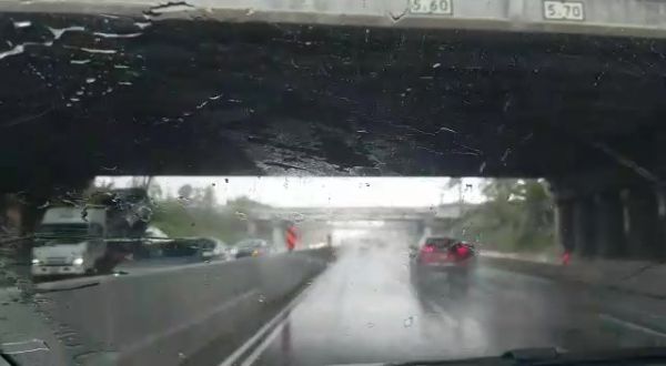 יום שני ברציפות: גשם חזק יורד במרכז הארץ. צפו