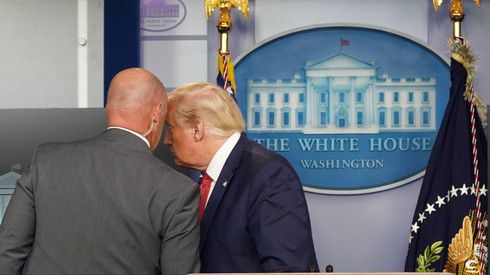 בהלה בבית הלבן: טראמפ פונה בעקבות אירוע ירי