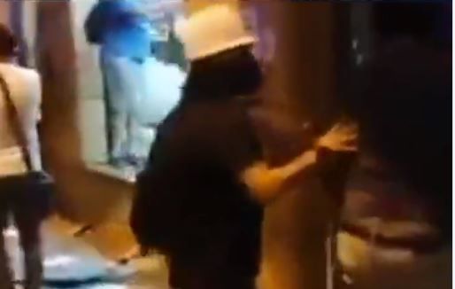 אנרכיה בלבנון: מפגינים בוזזים את מטה איגוד הבנקים