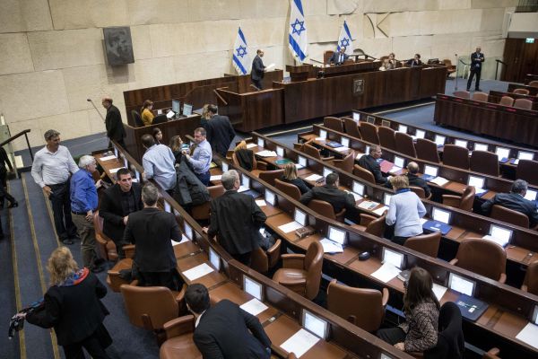הכנסת הרגיעה את הרוחות ויצאה לפגרה של שבוע