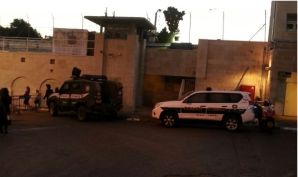 מחבל שהשליך בקבוקי תבערה בקבר רחל נורה ונפצע