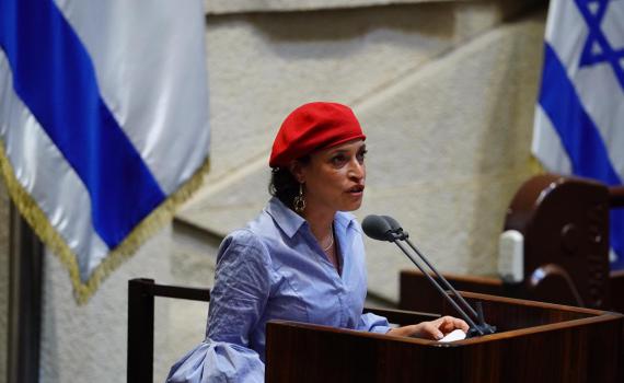 תהלה פרידמן מדברת על הנאום שחרך את הרשת. צפו