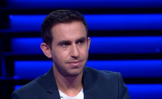 חבר טלפוני: הח"כ שנחלץ לעזרתו של עקיבא נוביק