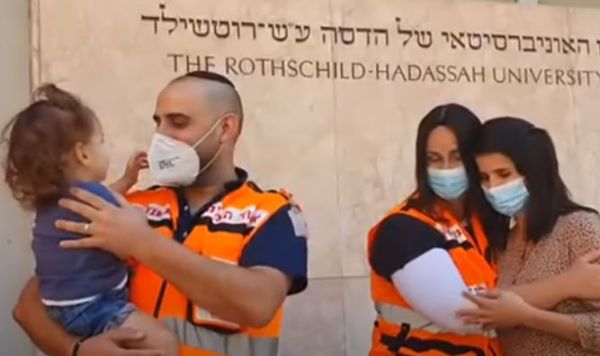 "קרה לנו נס": ההורים פגשו את מי שהצילו את חיי בנם