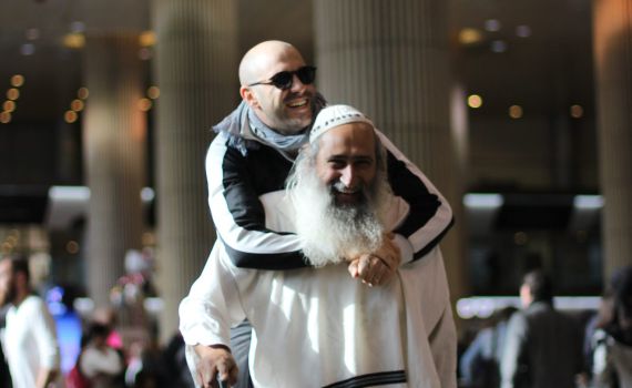 הכאב שמסתתר מאחורי הנסיעה לאומן | ביקורת