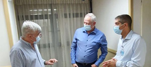 אחרי שבוע באשפוז: גנץ שוחרר מבית החולים