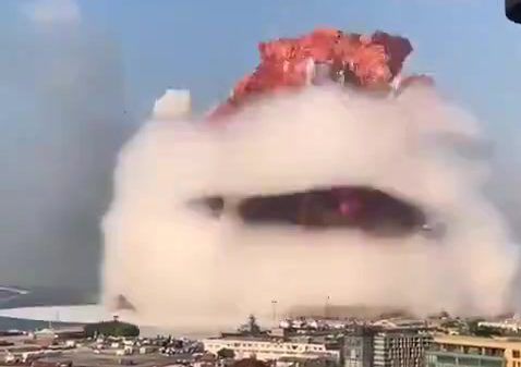 פיצוצים אדירים הרעידו את ביירות. תיעוד