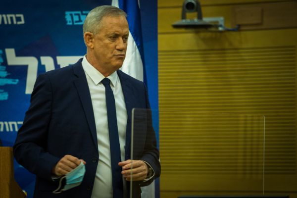 כך נראה המפגש הסגור של כחול לבן; גנץ: "צר לי"