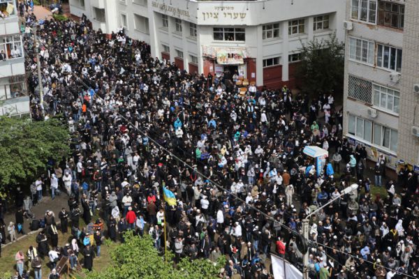 האם מותר לנסוע לאומן השנה?