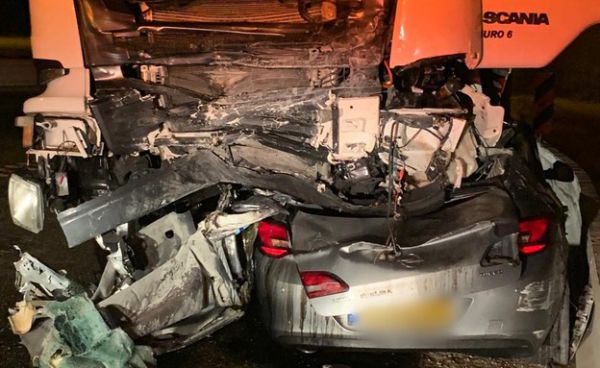 אדם נמחץ מתחת למשאית ומת; הרוג נוסף בכביש 90