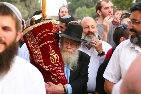 נתניהו וגנץ סופדים: "סמל למה שאנחנו צריכים היום"