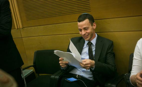 עמית סגל: הציוצים הוסרו אך אגיש תביעת לשון הרע