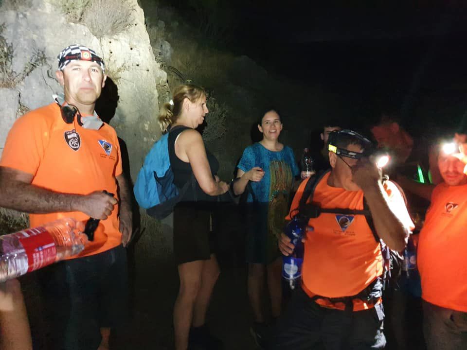 אמילי עמרוסי חולצה מנחל קלט: "הגוף מלא שריטות"