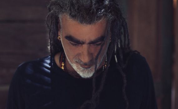 "את שומעת": מוש בן ארי בסינגל חדש לט"ו באב. צפו