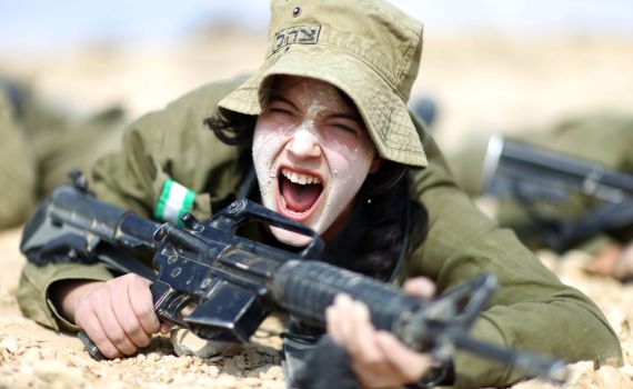 צה"ל יבחן מחדש גיוס בנות ליחידות קרביות