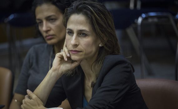 השרה תוקפת: שה'פרופסור' ישיב לאקדמיה את תוארו