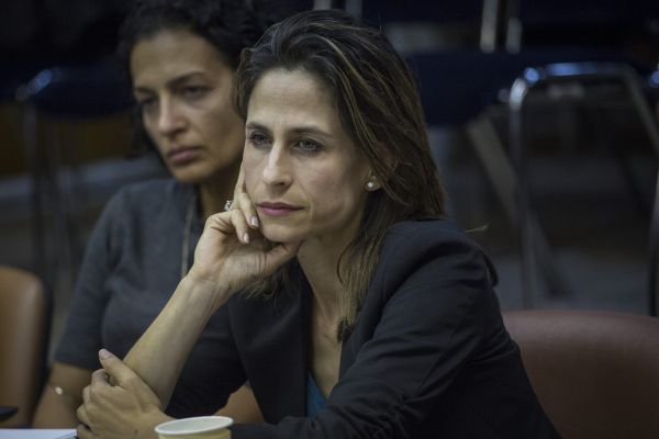 השרה תוקפת: שה'פרופסור' ישיב לאקדמיה את תוארו