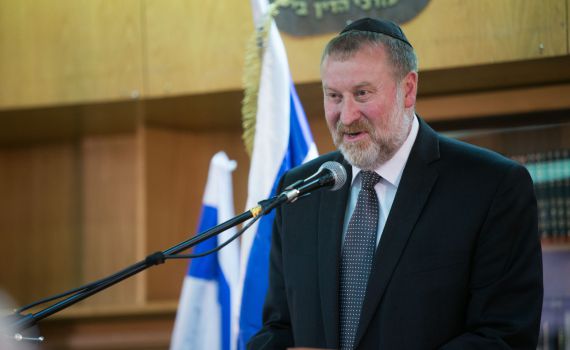 מנדלבליט: הדיווח בערוץ 12 אינו נכון