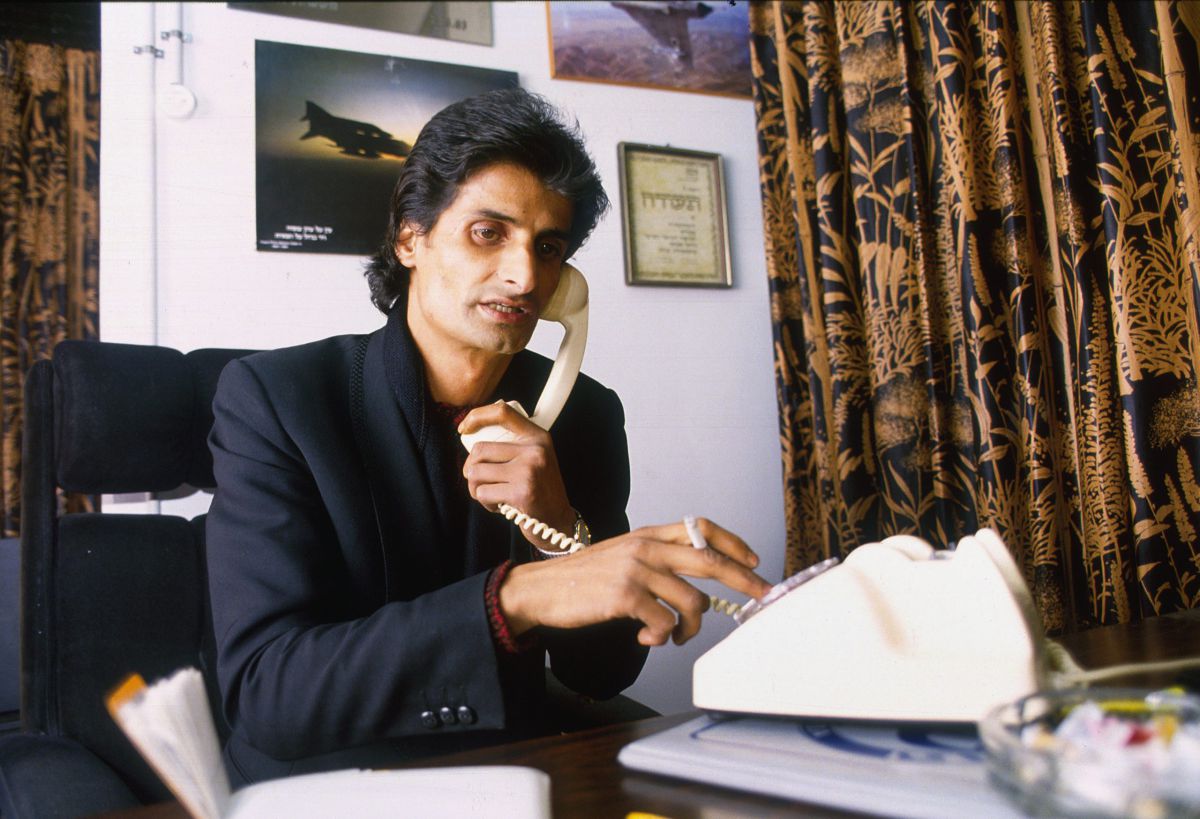 הזמר הוותיק מטיל פצצה: "זוהר ארגוב לא התאבד"