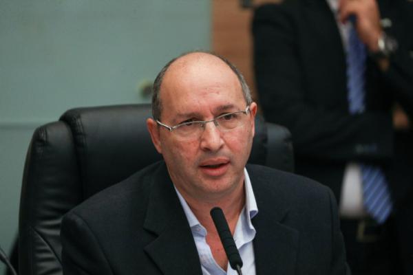 התקפות בתוך כחול לבן: "ניסנקורן מונע פשרה"