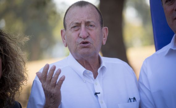 מכה לחולדאי: לא יוכל לפרסם בדף הפייסבוק שלו