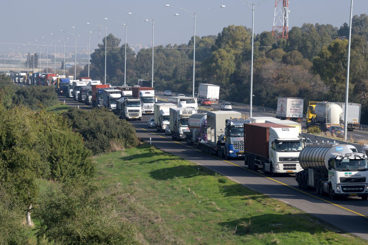 האגרה לנוסעים במקטעים פקוקים של כביש 6 תוחזר?