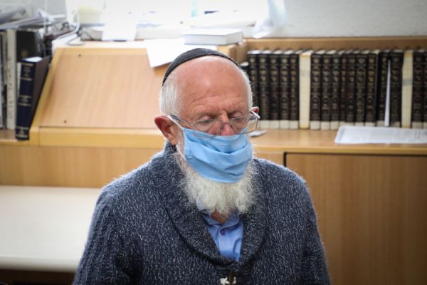 הרב מדן: "לכפר על חילול השם ולהתחסן ראשונים"