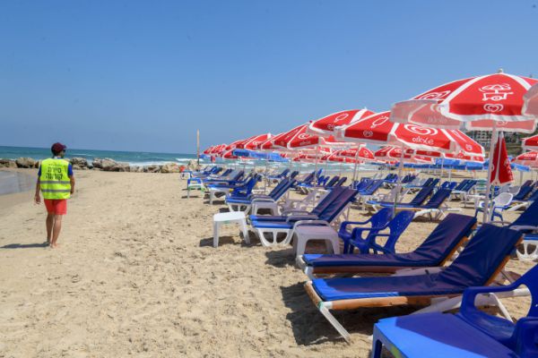 ראש עיר הסרוג סגר את חוף הים למי שאינו תושב בת ים