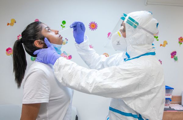 כאחוז מנדבקי הקורונה חלו במוטציה הדרום אפריקנית