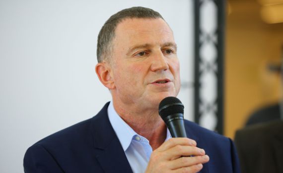 אדלשטיין מגבה את גמזו: "זו לא השנה לטוס לאומן"