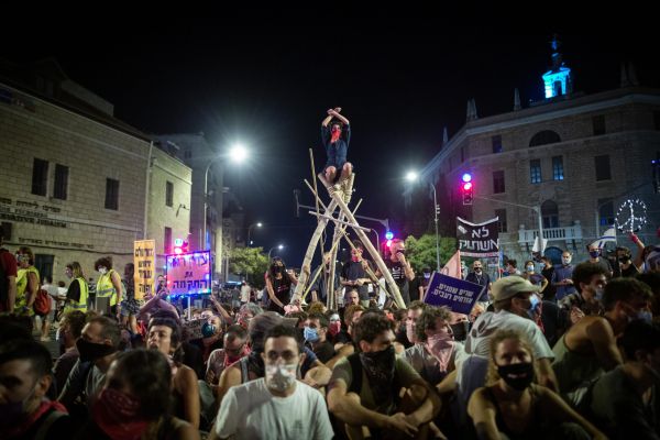 האם באמת יש עלייה בתחלואה בעקבות הפגנות?