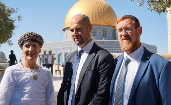 השר אוחנה בביקורת חריפה על התביעה המשטרתית