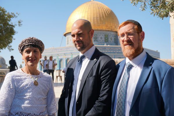 השר אוחנה בביקורת חריפה על התביעה המשטרתית