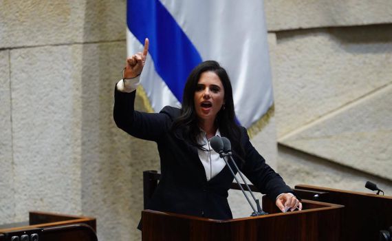 פסקת ההתגברות נפלה: רק 5 הח"כים של ימינה תמכו