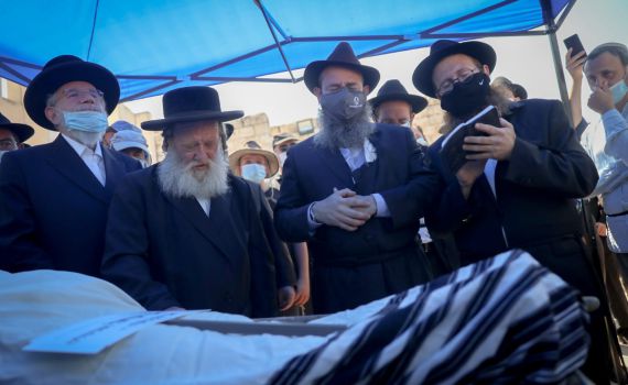 גלריה: דרכו האחרונה של הרב שטיינזלץ זצ"ל