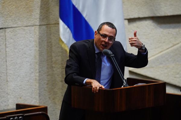 החוק לדחיית אישור התקציב עבר בטרומית