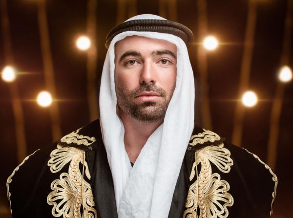 עומר אדם בדרך לעשות היסטוריה באמירויות