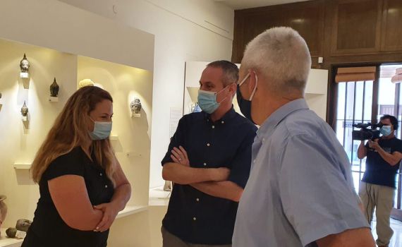 ההפתעה המשמחת של שר התרבות למוזיאון שנשדד