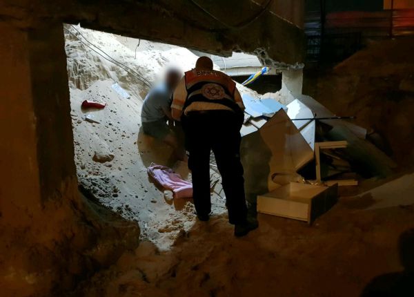 רשל"צ: 3 פצועות לאחר שרצפת בניין קרסה
