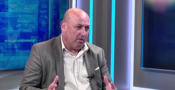 "פקיד במשרד הבריאות": עימות בין גלנט לפרופ' גרוטו