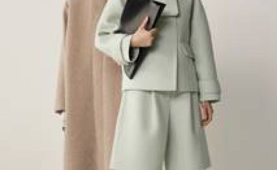 קוס בקולקציה צנועה לסתיו 2020