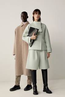 קוס בקולקציה צנועה לסתיו 2020