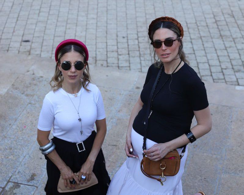 שחור לבן: הפקת אופנה בסמטאות ירושלים