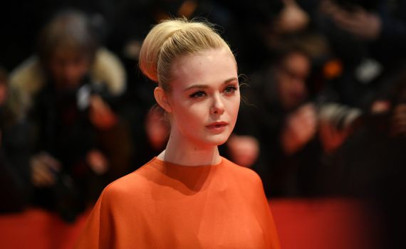 השחקנית אל פנינג במסכה הכי מתוקה שראינו עד כה