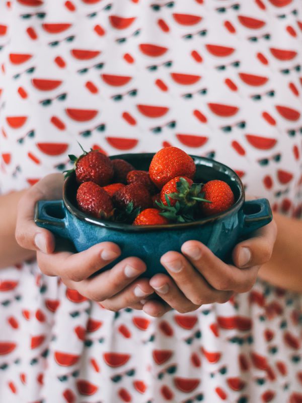 החיים תותים: השמלה שהשתלטה על הרשת