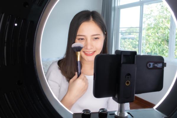 רינג תאורה: המדריך לביוטרית המתחילה