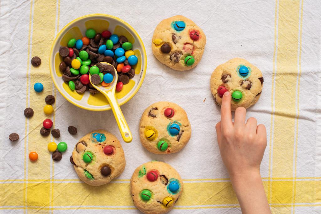 תקראו לילדים: מתכון לעוגיות שיכניסו צבע לחופש